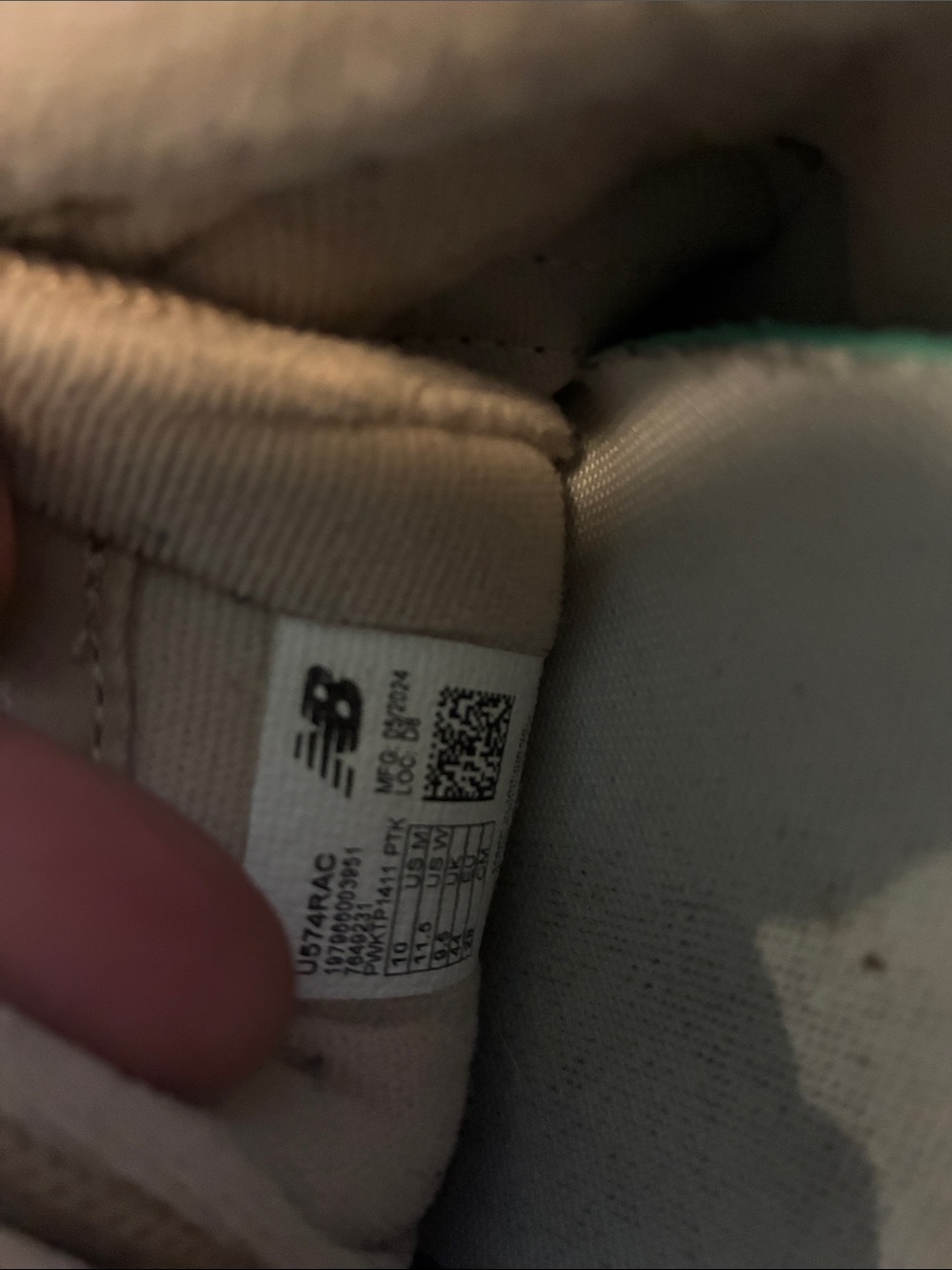 New Balance men’s Beige and Black 574 Retro Runner 10 - Picture 8 of 8